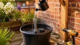 Transformer un vieux seau en fontaine de jardin : la recette DIY pour moins de 50 €